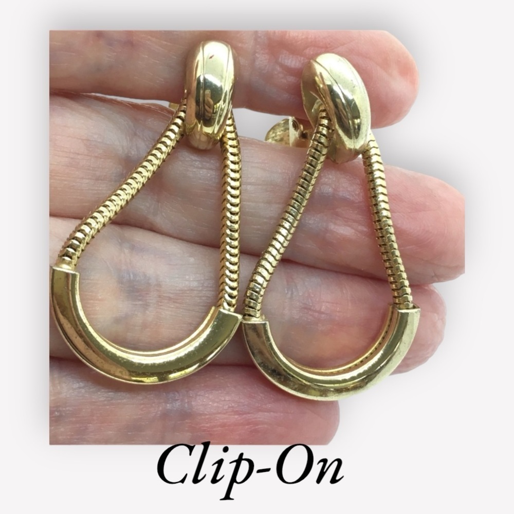 Vintage Goldtone Clip On Earrings